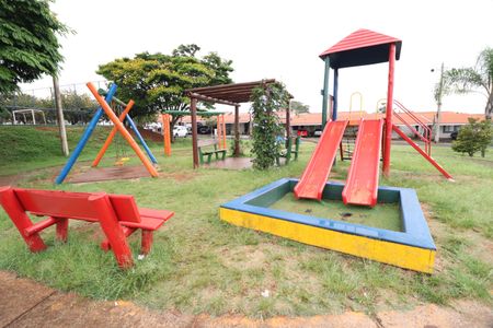 Casa de condomínio para alugar com 66m², 2 quartos e 2 vagasÁrea comum - Playground