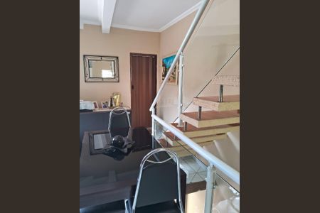 Casa para alugar com 80m², 2 quartos e 2 vagasSala