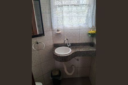 Casa para alugar com 80m², 2 quartos e 2 vagasBanheiro