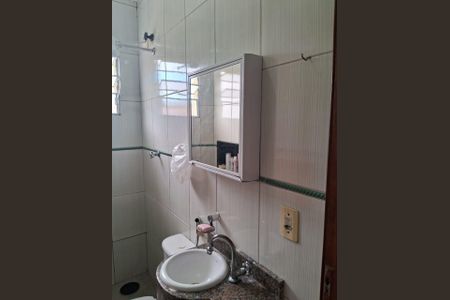 Casa para alugar com 80m², 2 quartos e 2 vagasBanheiro