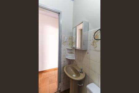 Banheiro de casa para alugar com 1 quarto, 40m² em Vila Libanesa, São Paulo