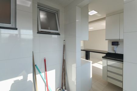 Apartamento para alugar com 65m², 3 quartos e 1 vagaÁrea de Serviço