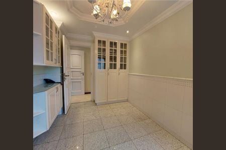 Apartamento à venda com 480m², 4 quartos e 5 vagas Apartamento à venda com 480m², 4 quartos e 5 vagasCozinha