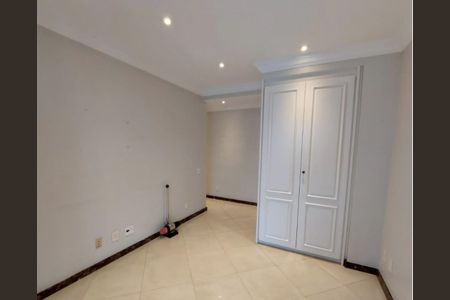 Apartamento à venda com 480m², 4 quartos e 5 vagas Apartamento à venda com 480m², 4 quartos e 5 vagasQuarto
