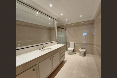 Apartamento à venda com 480m², 4 quartos e 5 vagas Apartamento à venda com 480m², 4 quartos e 5 vagasBanheiro