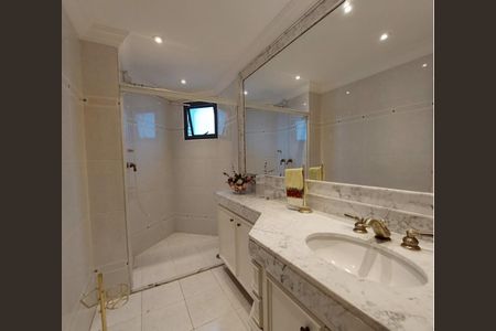 Apartamento à venda com 480m², 4 quartos e 5 vagas Apartamento à venda com 480m², 4 quartos e 5 vagasBanheiro