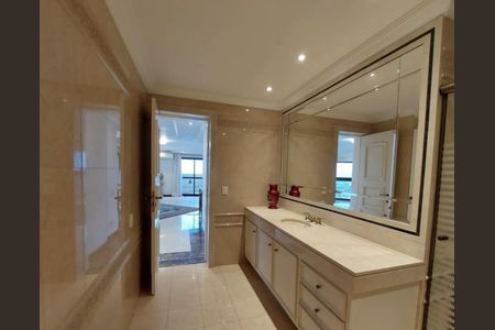 Apartamento à venda com 480m², 4 quartos e 5 vagas Apartamento à venda com 480m², 4 quartos e 5 vagasBanheiro