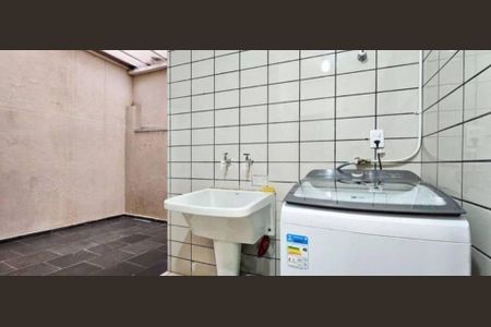 Casa à venda com 3 quartos, 179m² em Jardim das Vertentes, São Paulo