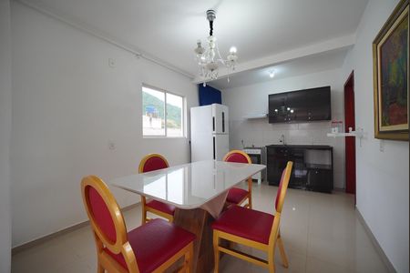 Casa para alugar com 60m², 2 quartos e 1 vagaCozinha