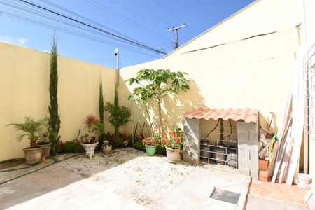 Casa para alugar com 300m², 5 quartos e 5 vagasVaranda com Jardim