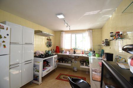 Casa para alugar com 300m², 5 quartos e 5 vagasCozinha