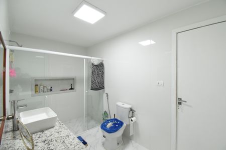 Casa para alugar com 300m², 5 quartos e 5 vagasBanheiro 1