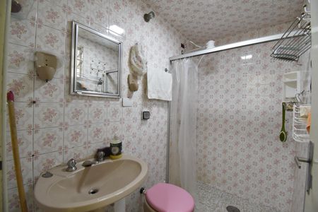 Casa para alugar com 300m², 5 quartos e 5 vagasBanheiro 3