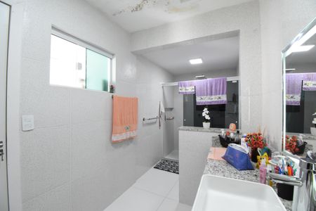 Casa para alugar com 300m², 5 quartos e 5 vagasBanheiro 2