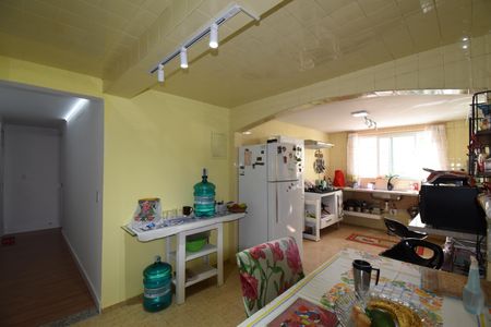 Casa para alugar com 300m², 5 quartos e 5 vagasCozinha