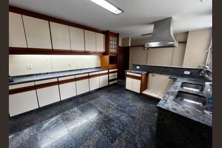 Apartamento à venda com 292m², 4 quartos e 2 vagas