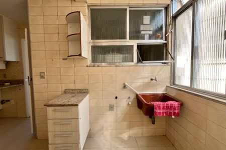 Apartamento para alugar com 130m², 5 quartos e 1 vagaÁrea de Serviço