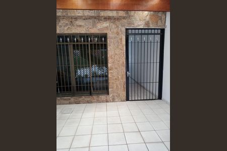 Casa à venda com 3 quartos, 165m² em Parque Maria Domitila, São Paulo