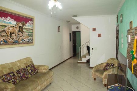 Casa à venda com 3 quartos, 165m² em Parque Maria Domitila, São Paulo