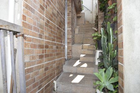 Casa para alugar com 120m², 1 quarto e 1 vagaEscada