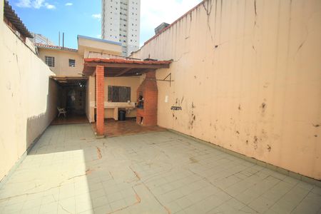 Casa à venda com 221m², 2 quartos e 2 vagas