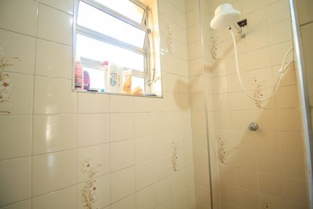 Casa à venda com 221m², 2 quartos e 2 vagas