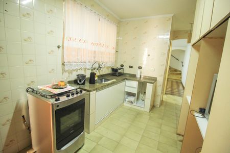 Casa à venda com 221m², 2 quartos e 2 vagas