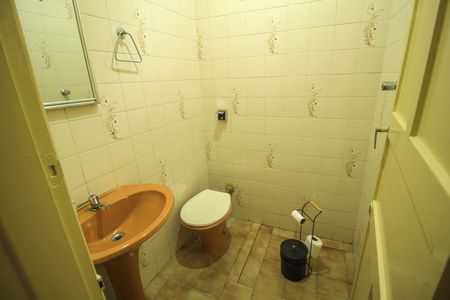 Casa à venda com 221m², 2 quartos e 2 vagas