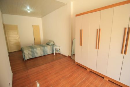 Casa à venda com 221m², 2 quartos e 2 vagas