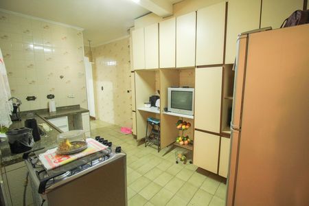 Casa à venda com 221m², 2 quartos e 2 vagas