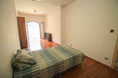 Casa à venda com 221m², 2 quartos e 2 vagas