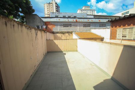Casa à venda com 221m², 2 quartos e 2 vagas