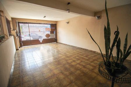 Casa à venda com 221m², 2 quartos e 2 vagas