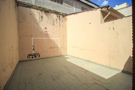 Casa à venda com 221m², 2 quartos e 2 vagas
