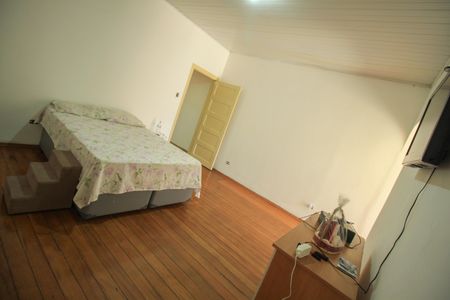 Casa à venda com 221m², 2 quartos e 2 vagas