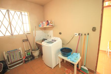 Casa à venda com 221m², 2 quartos e 2 vagas