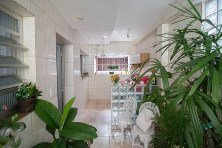 ÁREA DE SERVIÇO de casa à venda com 7 quartos, 300m² em Vila Romero, São Paulo