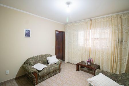 SALA de casa à venda com 7 quartos, 300m² em Vila Romero, São Paulo