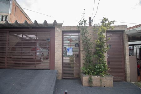 FACHADA de casa à venda com 7 quartos, 300m² em Vila Romero, São Paulo