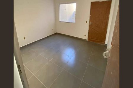 Casa para alugar com 1 quarto, 47m² em Marambaia, São Gonçalo