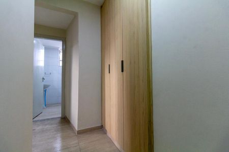 Apartamento para alugar com 71m², 2 quartos e 1 vagaCorredor