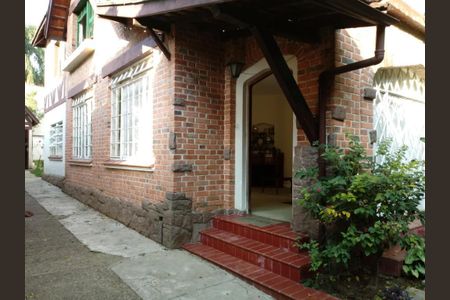 Casa à venda com 219m², 3 quartos e 3 vagas
