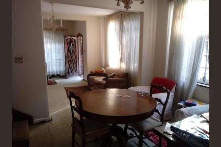 Casa à venda com 3 quartos, 219m² em Jardim Europa, São Paulo