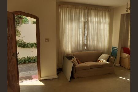 Casa à venda com 3 quartos, 219m² em Jardim Europa, São Paulo