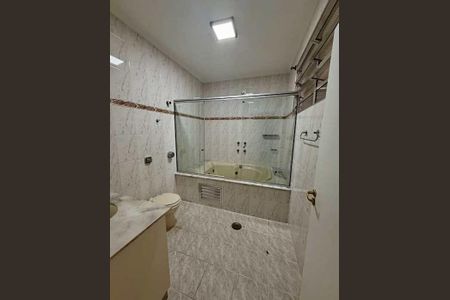 Casa à venda com 220m², 5 quartos e 5 vagas