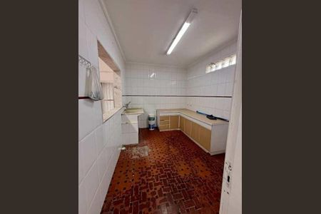 Casa à venda com 220m², 5 quartos e 5 vagas