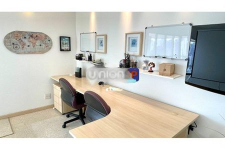 Apartamento à venda com 162m², 2 quartos e 3 vagas