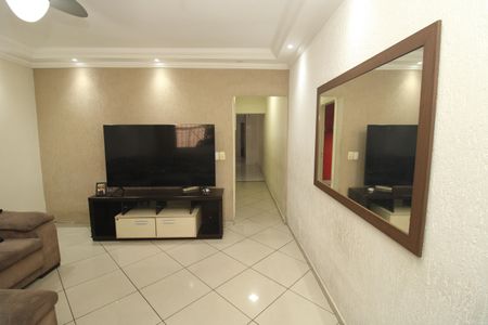 Casa à venda com 240m², 4 quartos e 2 vagasSala