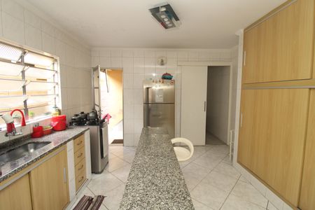 Casa à venda com 240m², 4 quartos e 2 vagasCozinha
