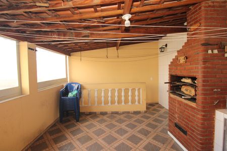 Casa à venda com 240m², 4 quartos e 2 vagasÁrea de Serviço/Churrasqueira